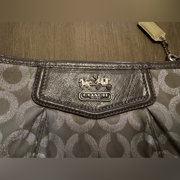 Coach Wristlet 🩶 - Picture 3 of 9